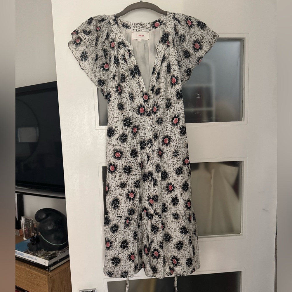 XiRENA Floral Dress in Black and Pink